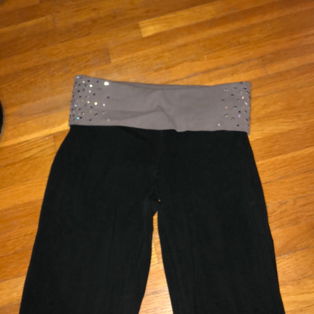 yoga pants